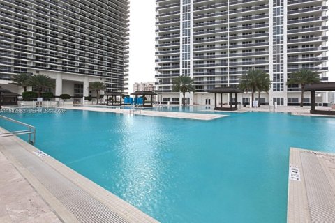 Condo à Hallandale Beach, Floride, 2 chambres  № 2045425