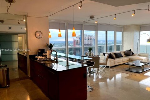 Copropriété à vendre à Hallandale Beach, Floride: 2 chambres, 135.45 m2 № 2045425 - photo 5