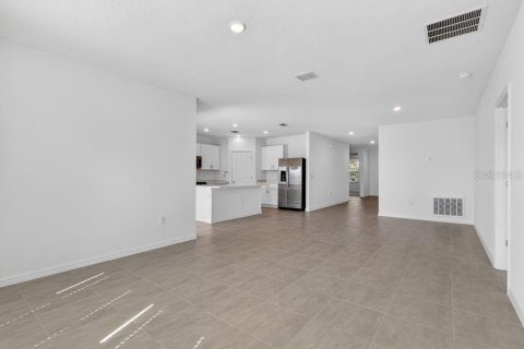 Casa en venta en Groveland, Florida, 4 dormitorios, 171.68 m2 № 2238293 - foto 10