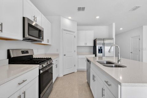 Casa en venta en Groveland, Florida, 4 dormitorios, 171.68 m2 № 2238293 - foto 6
