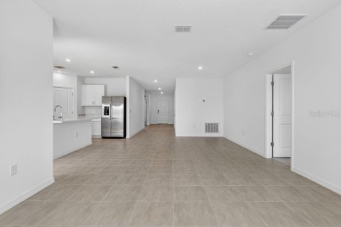 Casa en venta en Groveland, Florida, 4 dormitorios, 171.68 m2 № 2238293 - foto 9
