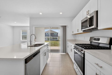 Casa en venta en Groveland, Florida, 4 dormitorios, 171.68 m2 № 2238293 - foto 3