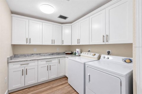 Купить виллу или дом в Порт-Шарлотт, Флорида 7 комнат, 163.97м2, № 2428978 - фото 28