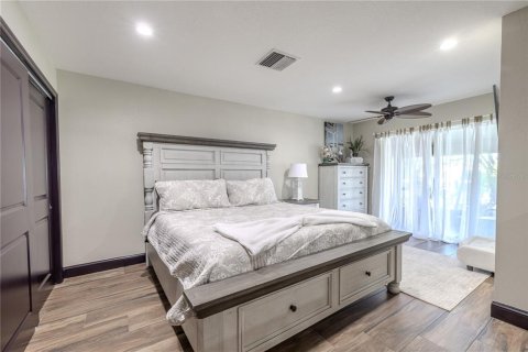 Casa en venta en Saint Petersburg, Florida, 2 dormitorios, 148.64 m2 № 2386682 - foto 14