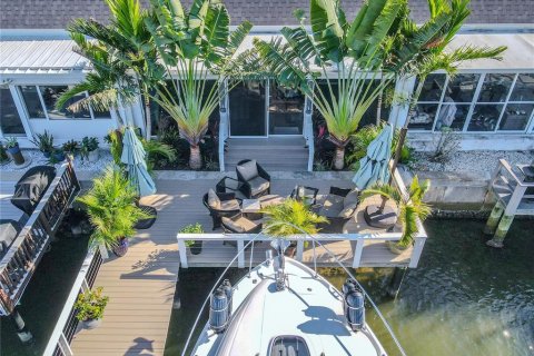 Casa en venta en Saint Petersburg, Florida, 2 dormitorios, 148.64 m2 № 2386682 - foto 2