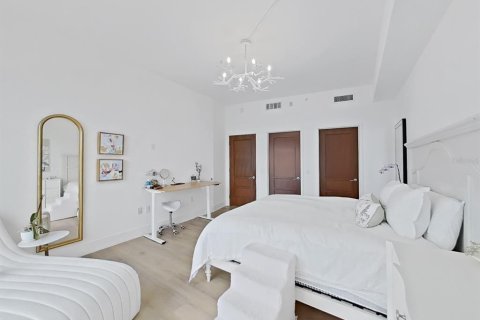Condominio en venta en Tampa, Florida, 3 dormitorios, 328.78 m2 № 2114858 - foto 28