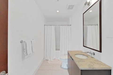 Condominio en venta en Tampa, Florida, 3 dormitorios, 328.78 m2 № 2114858 - foto 30