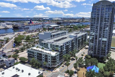 Condominio en venta en Tampa, Florida, 3 dormitorios, 328.78 m2 № 2114858 - foto 9