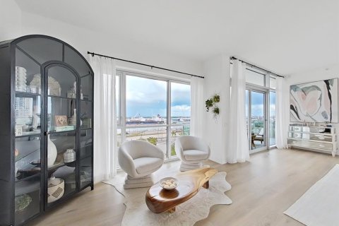 Condominio en venta en Tampa, Florida, 3 dormitorios, 328.78 m2 № 2114858 - foto 16