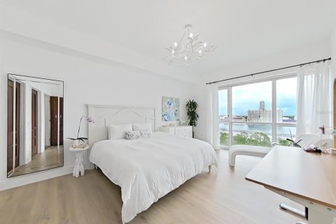 Condominio en venta en Tampa, Florida, 3 dormitorios, 328.78 m2 № 2114858 - foto 27