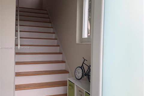 Copropriété à louer à Coral Gables, Floride: 2 chambres, 117.06 m2 № 2394690 - photo 3