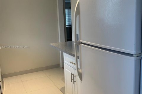 Copropriété à louer à Coral Gables, Floride: 2 chambres, 117.06 m2 № 2394690 - photo 8