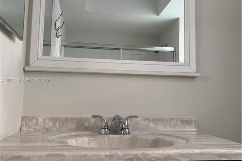 Copropriété à louer à Coral Gables, Floride: 2 chambres, 117.06 m2 № 2394690 - photo 14