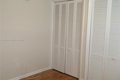 Copropriété à louer à Coral Gables, Floride: 2 chambres, 117.06 m2 № 2394690 - photo 13