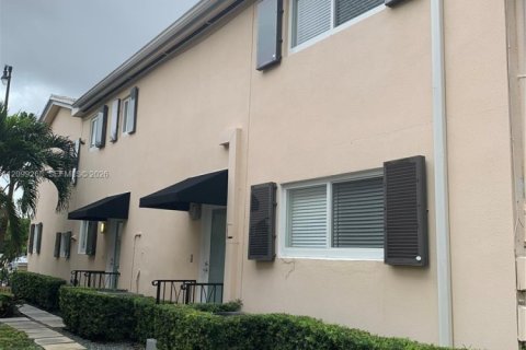 Copropriété à louer à Coral Gables, Floride: 2 chambres, 117.06 m2 № 2394690 - photo 19