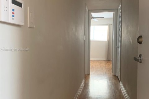 Copropriété à louer à Coral Gables, Floride: 2 chambres, 117.06 m2 № 2394690 - photo 11