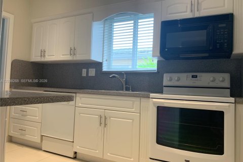 Copropriété à louer à Coral Gables, Floride: 2 chambres, 117.06 m2 № 2394690 - photo 7