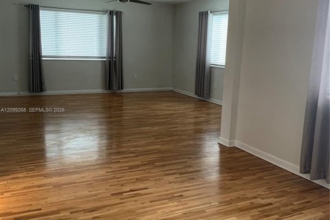 Copropriété à louer à Coral Gables, Floride: 2 chambres, 117.06 m2 № 2394690 - photo 6