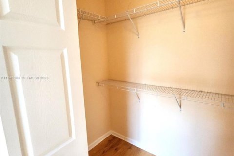 Снять в аренду кондоминиум в Мирамар, Флорида 1 спальня, 72м2, № 1998115 - фото 18