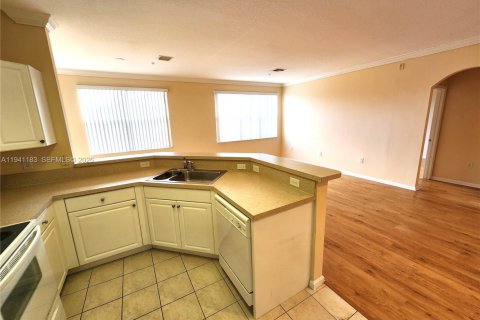 Снять в аренду кондоминиум в Мирамар, Флорида 1 спальня, 72м2, № 1998115 - фото 9