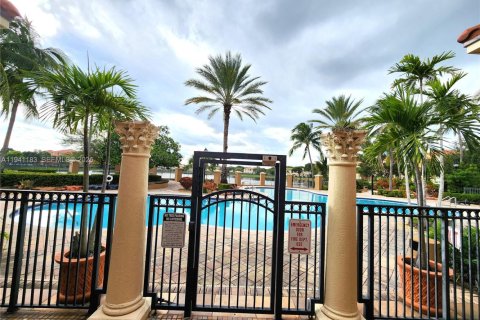 Снять в аренду кондоминиум в Мирамар, Флорида 1 спальня, 72м2, № 1998115 - фото 25