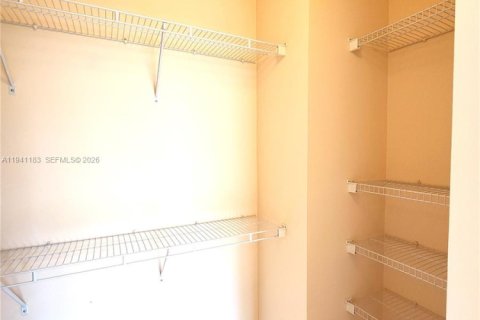 Снять в аренду кондоминиум в Мирамар, Флорида 1 спальня, 72м2, № 1998115 - фото 19