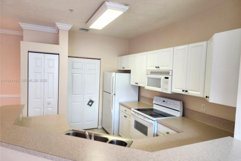 Снять в аренду кондоминиум в Мирамар, Флорида 1 спальня, 72м2, № 1998115 - фото 8