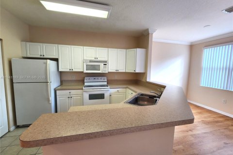 Снять в аренду кондоминиум в Мирамар, Флорида 1 спальня, 72м2, № 1998115 - фото 5