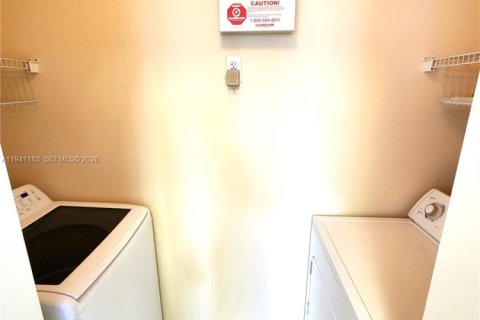 Снять в аренду кондоминиум в Мирамар, Флорида 1 спальня, 72м2, № 1998115 - фото 15