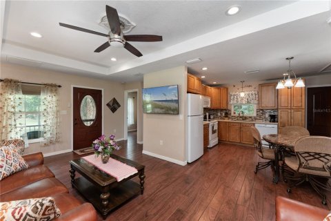Villa ou maison à louer à North Port, Floride: 2 chambres, 81.1 m2 № 2101689 - photo 5