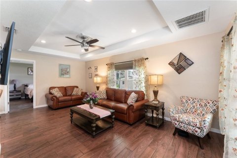 Villa ou maison à louer à North Port, Floride: 2 chambres, 81.1 m2 № 2101689 - photo 3