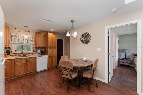 Villa ou maison à louer à North Port, Floride: 2 chambres, 81.1 m2 № 2101689 - photo 9