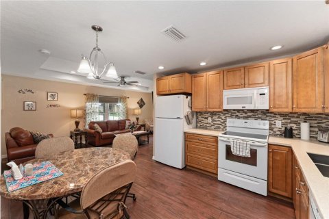 Villa ou maison à louer à North Port, Floride: 2 chambres, 81.1 m2 № 2101689 - photo 12