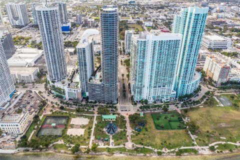 Copropriété à louer à Miami, Floride: 2 chambres, 97.36 m2 № 1764469 - photo 8