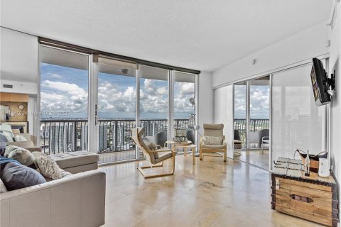 Copropriété à louer à Miami, Floride: 2 chambres, 97.36 m2 № 1764469 - photo 3