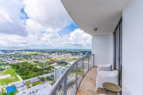 Copropriété à louer à Miami, Floride: 2 chambres, 97.36 m2 № 1764469 - photo 12