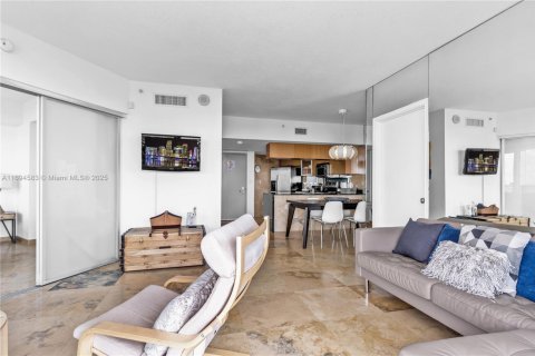 Copropriété à louer à Miami, Floride: 2 chambres, 97.36 m2 № 1764469 - photo 25