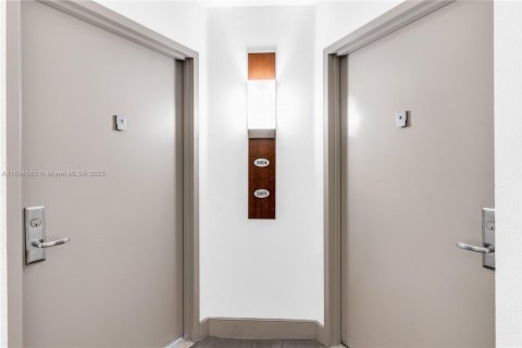 Copropriété à louer à Miami, Floride: 2 chambres, 97.36 m2 № 1764469 - photo 18