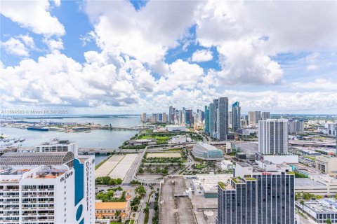Copropriété à louer à Miami, Floride: 2 chambres, 97.36 m2 № 1764469 - photo 10