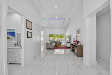 Купить виллу или дом в Бока-Ратон, Флорида 1 комната, 314.01м2, № 2083713 - фото 12