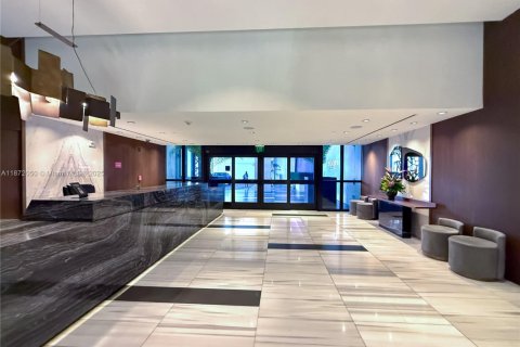 Condo in Miami, Florida, 2 bedrooms  № 1929424 - photo 8