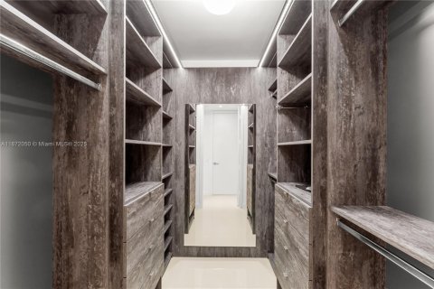 Condo in Miami, Florida, 2 bedrooms  № 1929424 - photo 26