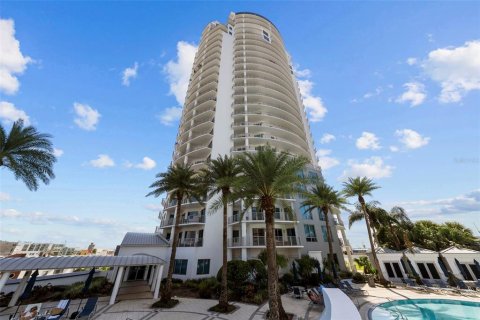 Condo in Tampa, Florida, 3 bedrooms  № 1877348 - photo 1