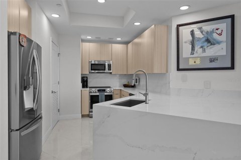 Condo in Tampa, Florida, 3 bedrooms  № 1877348 - photo 5