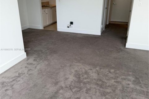 Copropriété à louer à Miami Beach, Floride: 63.17 m2 № 2048856 - photo 4