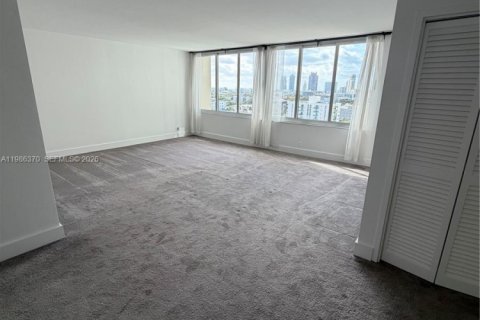 Copropriété à louer à Miami Beach, Floride: 63.17 m2 № 2048856 - photo 2
