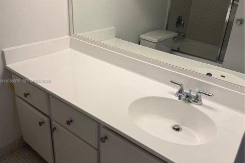 Copropriété à louer à Miami Beach, Floride: 63.17 m2 № 2048856 - photo 9