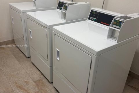 Copropriété à louer à Miami Beach, Floride: 63.17 m2 № 2048856 - photo 19