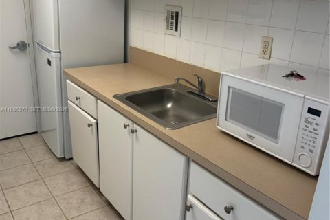 Copropriété à louer à Miami Beach, Floride: 63.17 m2 № 2048856 - photo 8