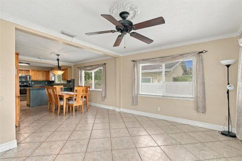 Villa ou maison à vendre à Tampa, Floride: 4 chambres, 135.64 m2 № 2406567 - photo 9